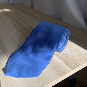 SOLD Donald J. Trump Signature Collection Classic Blue Men's 100% Silk Tie